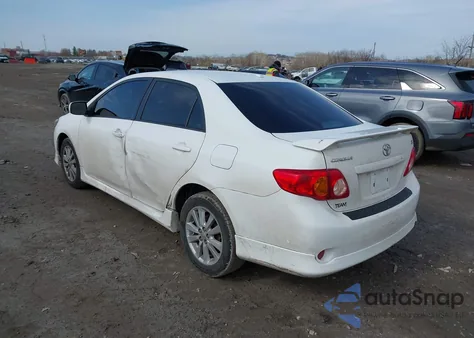 2010 Toyota Corolla S z USA, uszkodzony, nr VIN 2T1BU4EE8AC497752